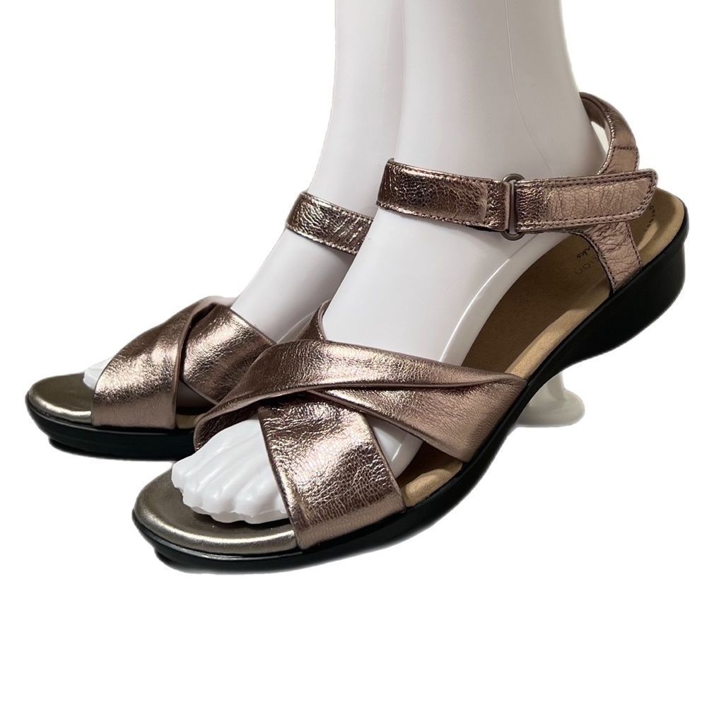 Clarks Loomis Chloe Buckle-Accent Wedge Sandal